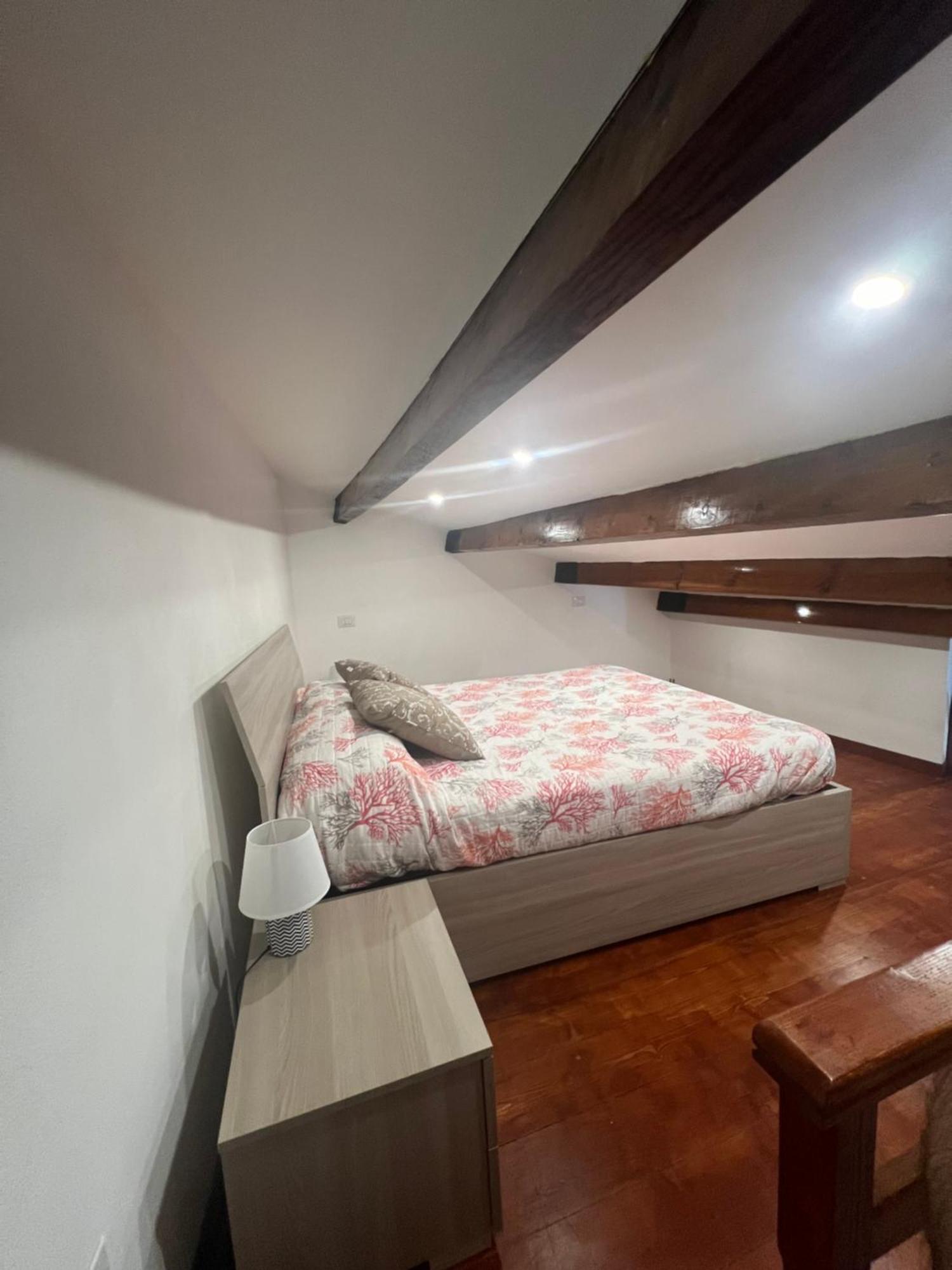 Station Rooms37 萨萨里 外观 照片